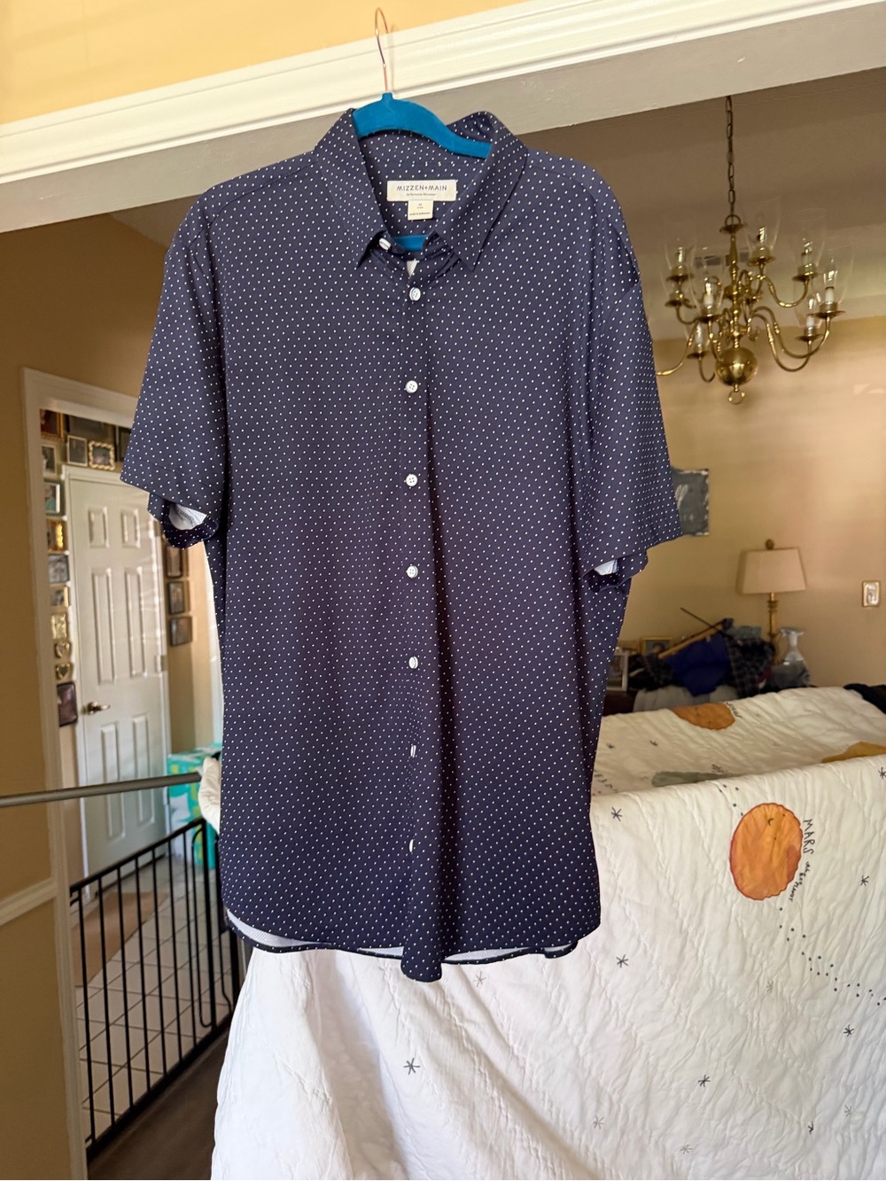 EUC short sleeve mizzen & main button down shirt size XL trim navy with white